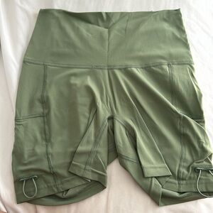 Gymshark green legacy shorts